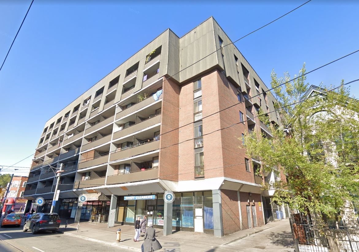 310 Dundas 7 Storey Mid Rise Apartment Building