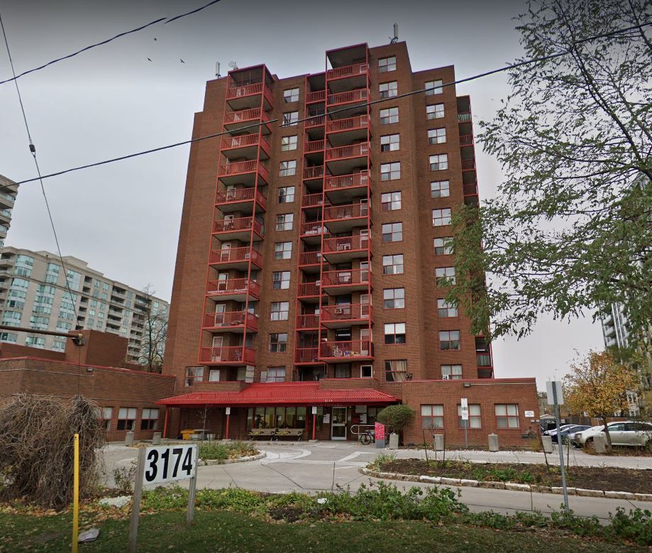 3174 Bathurst 12 Storey High Rise Apartment Building